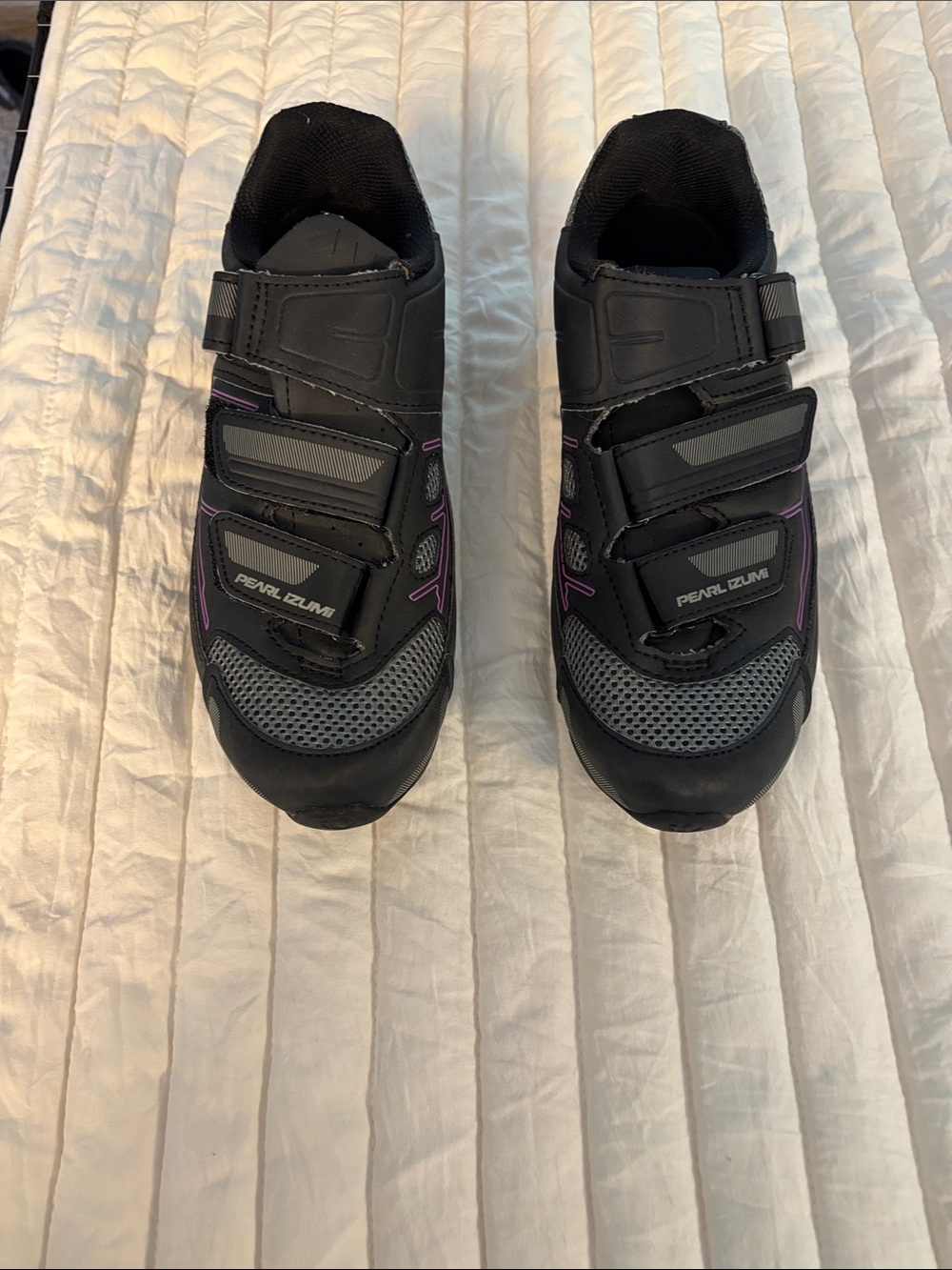 Pearl Izumi Women's Black Cycling Shoes with Purple Trim